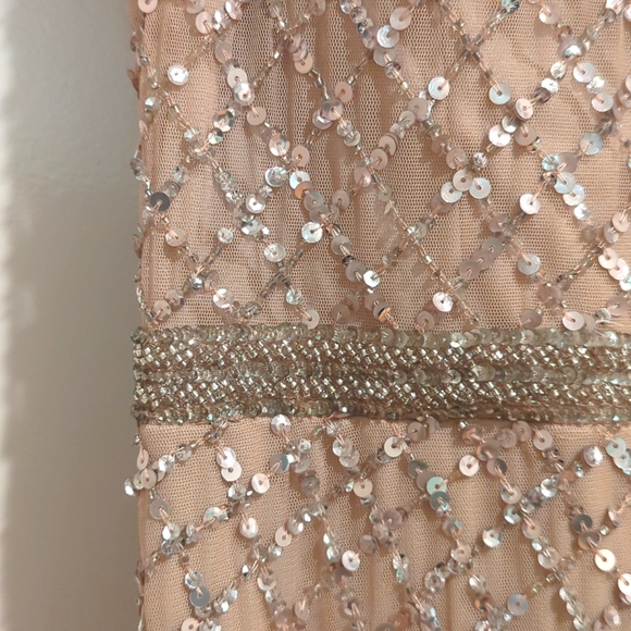 Adrianna Papell Short Sleeve Grid Beaded Gown - Picture 9 of 13